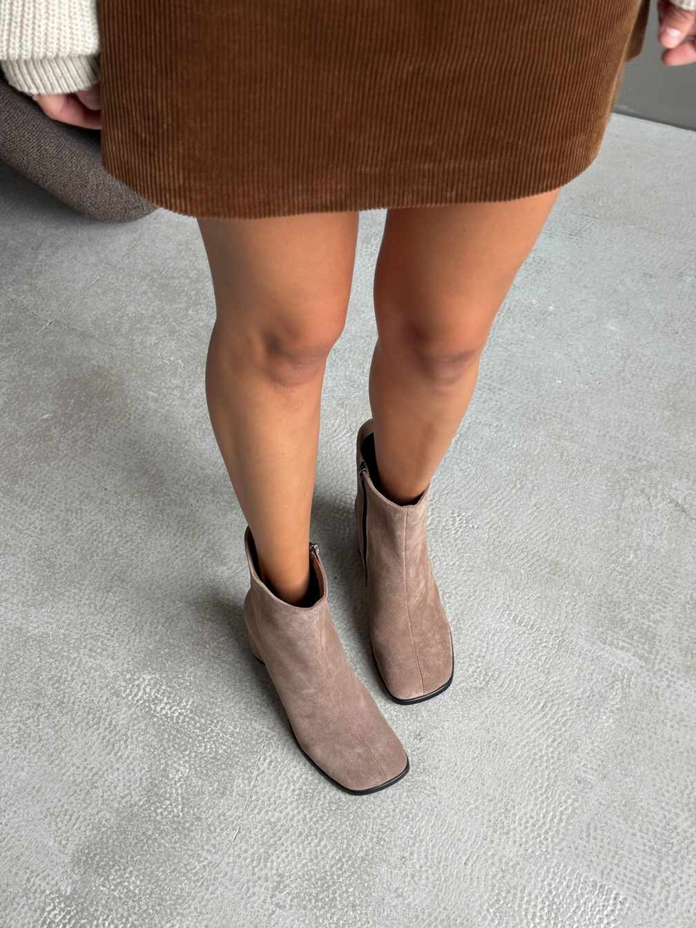 Variation Gallery Image